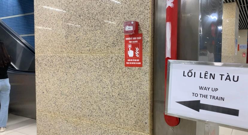 Các bảng hướng dẫn hành khách thuận tiện cho việc đi lại của nhân dân