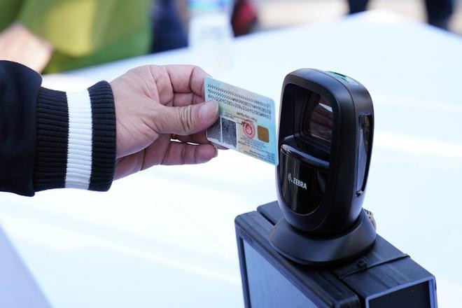 Chỉ huy Phòng Cảnh sát giao thông kiến nghị cần sớm đưa hệ thống camera quét mã QR code vào các nhà ga để phục vụ cho hoạt động kiểm soát hành khách, phòng, chống dịch Covid-19