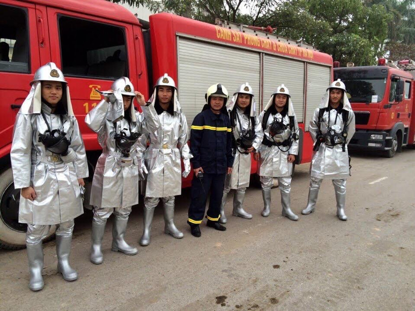 Trung tá Đỗ Văn Chiến và đồng đội