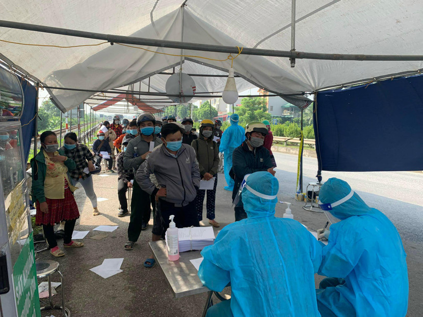 Các chốt kiểm tra xét nghiệm nhanh Covid-19 cho người dân
