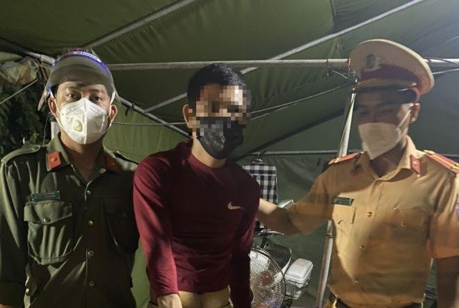 Tổ công tác phát hiện, bắt giữ đối tượng giấu ma túy đá