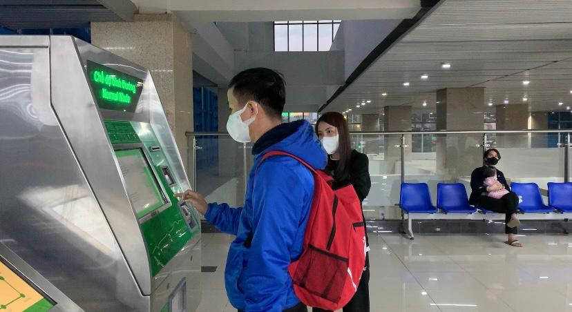 Hành khách rất thích thú và chủ động các thông tin về đi tàu