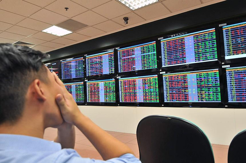 Nhà đầu tư hoảng loạn bán tháo trong cuối phiên hôm nay