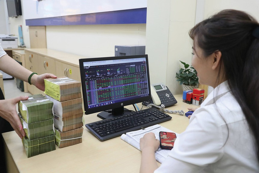 Nhiều yếu tố tích cực hỗ trợ thị trường chứng khoán Việt Nam trong năm 2024 Nhiều yếu tố tích cực hỗ trợ thị trường chứng khoán Việt Nam trong năm 2024