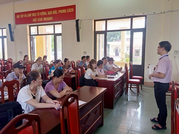 Phòng Giao dịch NHCSXH huyện Mê Linh (Hà Nội) triển khai cho vay đối với người chấp hành xong án phạt tù (ảnh: Cổng thông tin điện tử huyện Mê Linh) Phòng Giao dịch NHCSXH huyện Mê Linh (Hà Nội) triển khai cho vay đối với người chấp hành xong án phạt tù (ảnh: Cổng thông tin điện tử huyện Mê Linh)