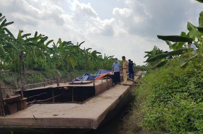 Các đối tượng khai nhận do cần tiền tiêu xài nên đã trộm cắp tàu rồi phá dỡ các bộ phận mang đi tiêu thụ