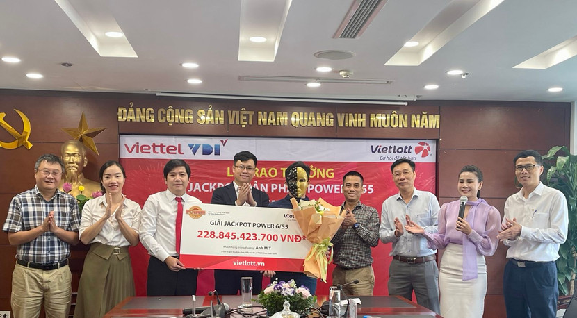 Anh M.T nhận giải Jackpot trị giá hơn 228 tỷ đồng