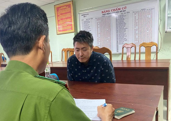 Jeong In Cheol tỏ ra thành khẩn khi khai nhận tội ác đã gây ra với người đồng hương