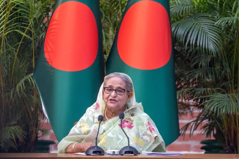 Thủ tướng Sheikh Hasina đột ngột từ chức và bỏ trốn dù là nguyên thủ quốc gia tại vị lâu nhất ở Bangladesh