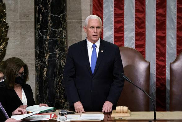 Trên mạng xã hội đã xuất hiện lời kêu gọi "xử bắn" Phó Tổng thống Mỹ Mike Pence Trên mạng xã hội đã xuất hiện lời kêu gọi "xử bắn" Phó Tổng thống Mỹ Mike Pence