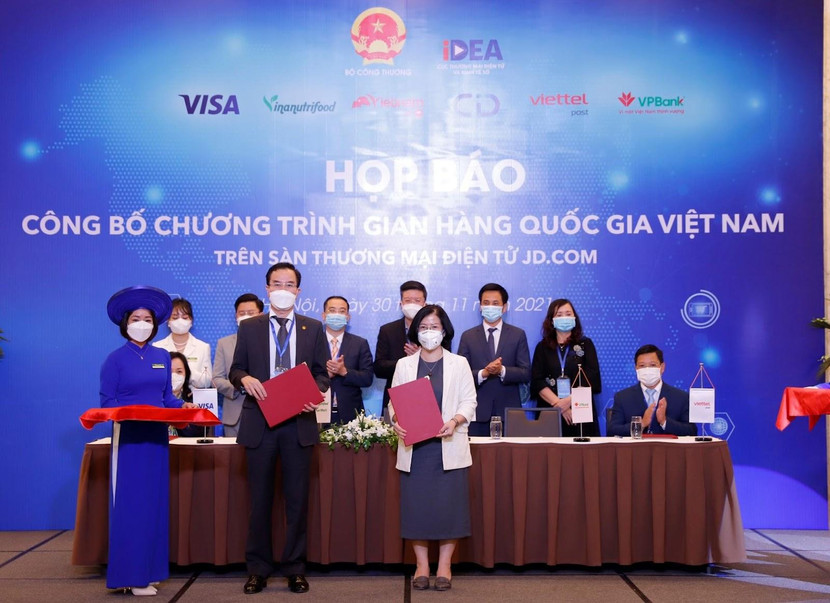 Lãnh đạo VPBank tham gia ký kết hợp tác TMĐT xuyên biên giới Lãnh đạo VPBank tham gia ký kết hợp tác TMĐT xuyên biên giới