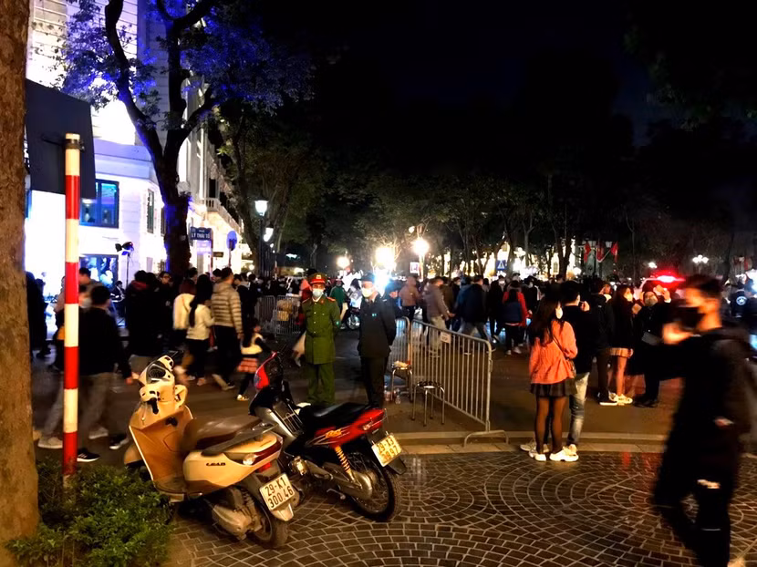 CATP Hà Nội bám sát địa bàn, đảm bảo tuyệt đối an ninh, an toàn tại các địa điểm vui chơi giải trí đón năm mới 2021