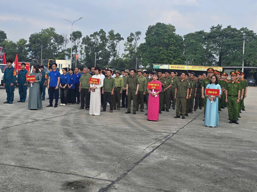Xã Hương Sơn nỗ lực đảm bảo trật tự an toàn giao thông, văn minh đô thị ảnh 1