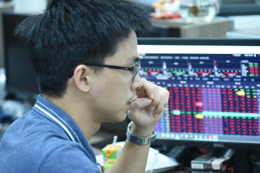 Nhiều nhà đầu tư vẫn lỗ khi điểm số tăng nhưng các cổ phiếu nhỏ vẫn không ngừng giảm điểm