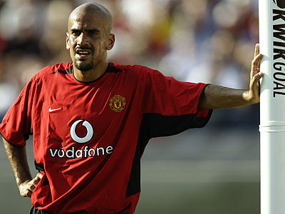 Cựu tiền vệ MU tái xuất sân cỏ ảnh 1