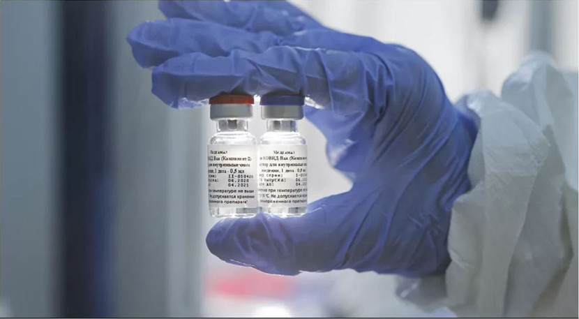 Vaccine Sputnik V của Nga lần đầu được thử nghiệm lên nhóm người cao tuổi