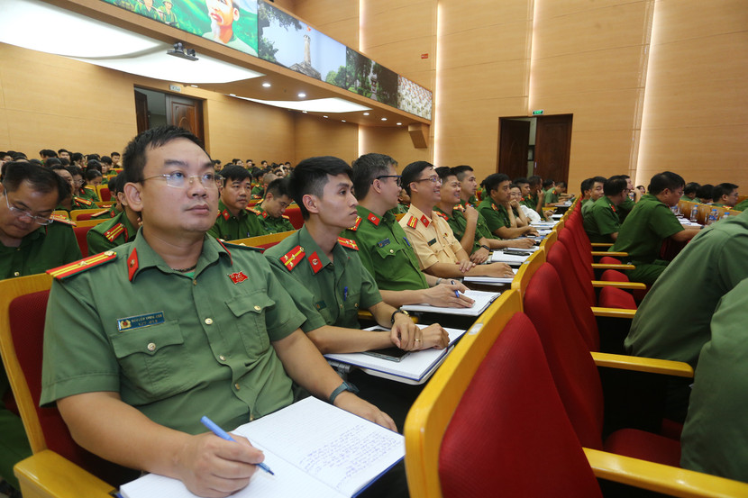 Quang cảnh hội nghị