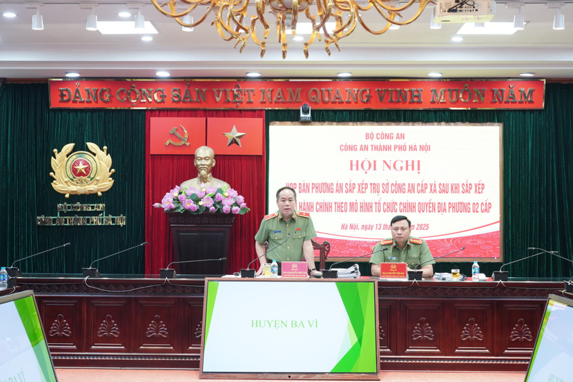 Thiếu tướng Nguyễn Thanh Tùng - Giám đốc CATP chủ trì, phát biểu chỉ đạo tại hội nghị