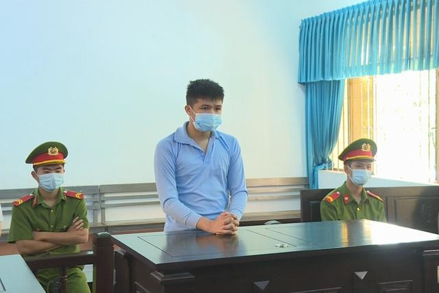 Bị cáo Bùi Chí Trung vướng lao lý khi “ăn trái cấm” với bạn gái “nhí”