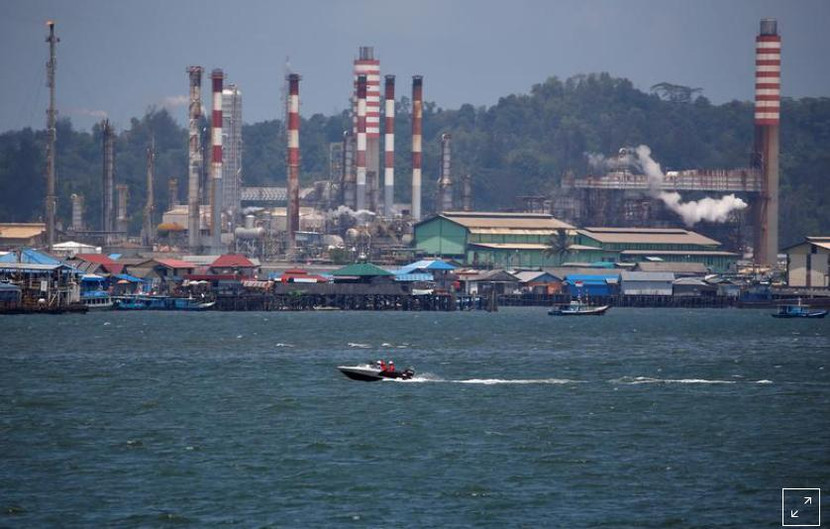 Nhà chức trách tuần tra trên vùng biển Kalimantan, Indonesia