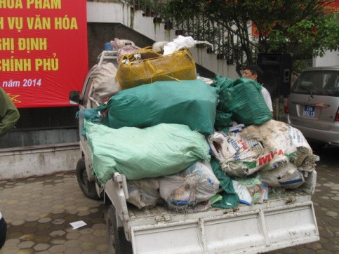 Tiêu hủy hàng nghìn đĩa, sách lậu ảnh 1