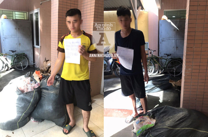 Hai nam thanh niên (một người vận chuyển, một người nhận là chủ lô hàng) đều không nói được nguồn gốc xuất xứ của các bao thực phẩm