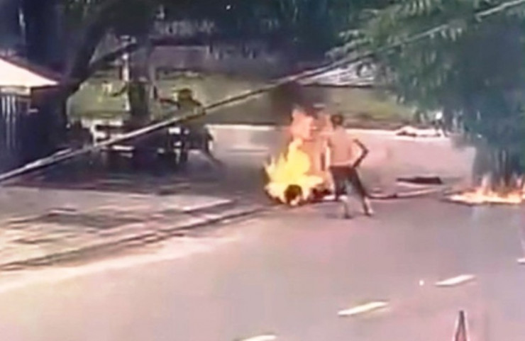 Hiện trường vụ mẹ chồng, con dâu đốt xăng đánh ghen xảy ra tại Quảng Nam Hiện trường vụ mẹ chồng, con dâu đốt xăng đánh ghen xảy ra tại Quảng Nam