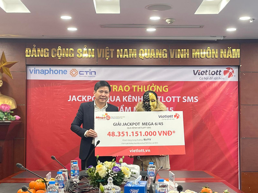 Chị P.V nhận giải Jackpot trị giá hơn 48 tỷ đồng Chị P.V nhận giải Jackpot trị giá hơn 48 tỷ đồng