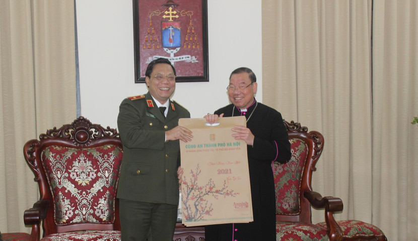 Tổng Giám mục Tổng Giáo phận Hà Nội - Vũ Văn Thiên trân trọng cảm ơn tình cảm của CATP Hà Nội Tổng Giám mục Tổng Giáo phận Hà Nội - Vũ Văn Thiên trân trọng cảm ơn tình cảm của CATP Hà Nội