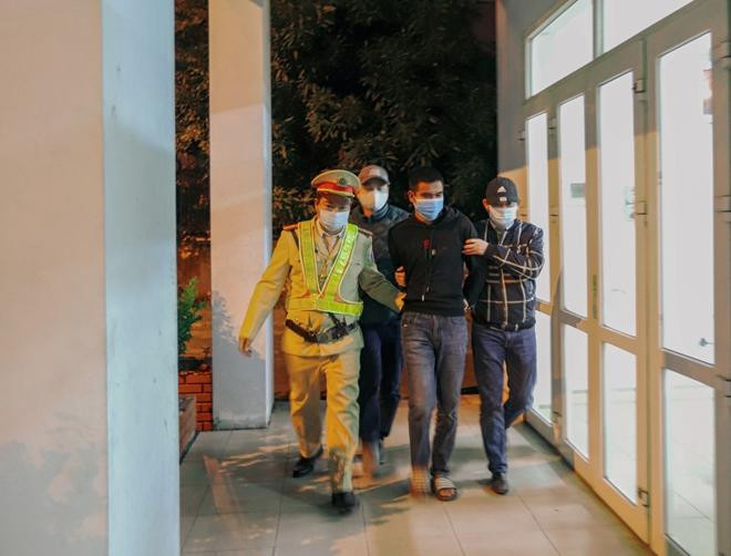 CSHS và CSGT phối hợp bắt giữ đối tượng trốn truy nã