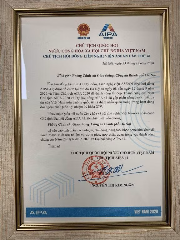 Thư khen của Chủ tịch Quốc hội gửi Phòng CSGT, CATP Hà Nội Thư khen của Chủ tịch Quốc hội gửi Phòng CSGT, CATP Hà Nội