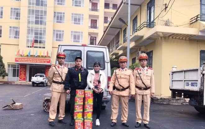 Lực lượng CSGT toàn quốc phát hiện, thu giữ nhiều vụ vận chuyển pháo nổ