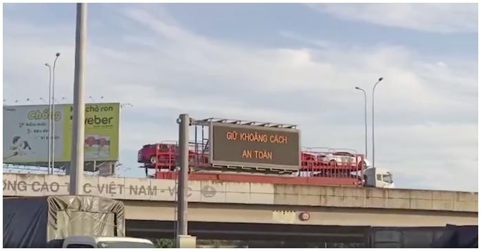 Chiếc xe vi phạm trên cao tốc Chiếc xe vi phạm trên cao tốc