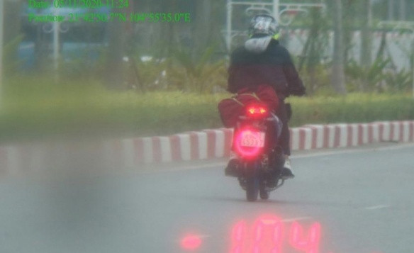 Chiếc xe vi phạm khi đi với tốc độ lên tới 104km/h Chiếc xe vi phạm khi đi với tốc độ lên tới 104km/h