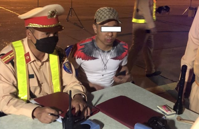 CSGT lập biên bản lái xe dương tính với ma túy khi điều khiển phương tiện