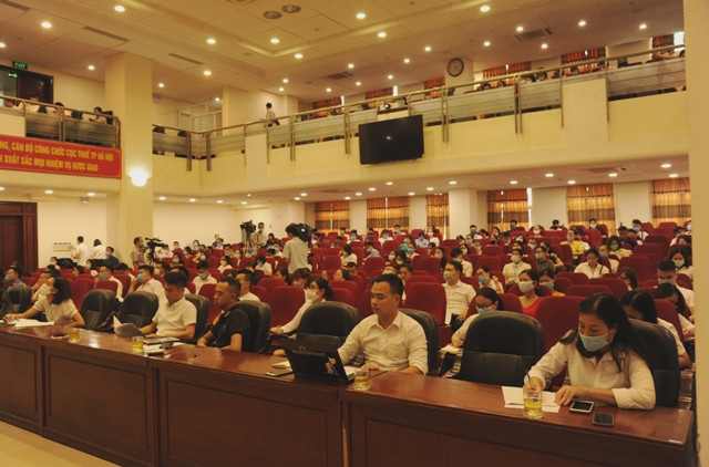 Đại diện hơn 300 doanh nghiệp, đại lý kinh doanh ô tô, xe máy tham dự buổi tập huấn