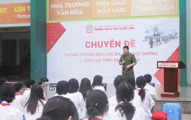 Công an quận Nam Từ Liêm, Hà Nội phổ biến kiến thức pháp luật cho học sinh Trung học cơ sở Công an quận Nam Từ Liêm, Hà Nội phổ biến kiến thức pháp luật cho học sinh Trung học cơ sở