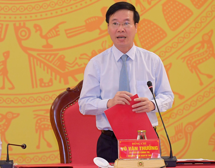 Đồng chí Võ Văn Thưởng, Thường trực ban Bí thư phát biểu tại hội nghị