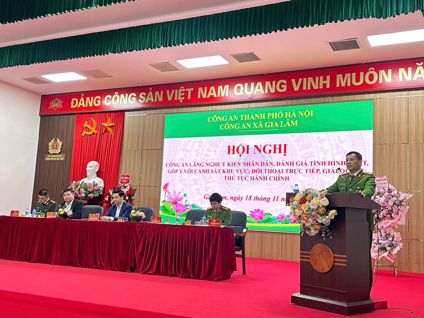 Thượng tá Đào Thanh Bình – Trưởng Công an xã Gia Lâm phát biểu tại hội nghị Thượng tá Đào Thanh Bình – Trưởng Công an xã Gia Lâm phát biểu tại hội nghị