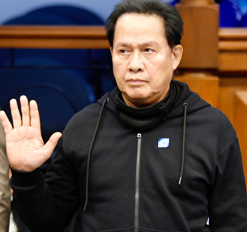 Mục sư Apollo Quiboloy tuyên thệ trong một cuộc điều tra của Thượng viện tại Manila vào ngày 23-10-2024 Mục sư Apollo Quiboloy tuyên thệ trong một cuộc điều tra của Thượng viện tại Manila vào ngày 23-10-2024