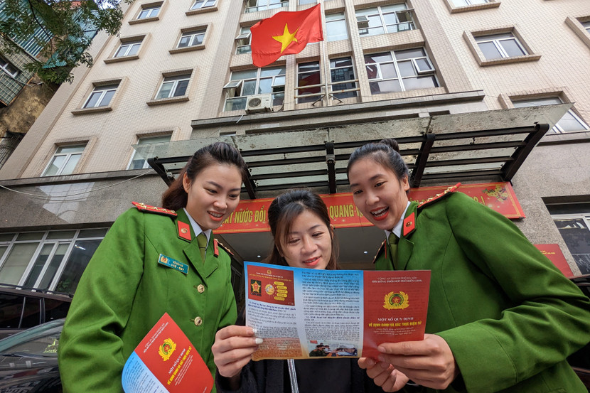 Lực lượng Công an Thủ đô tiên phong đi đầu trong chuyển đổi số, ứng dụng công nghệ hiện đại nhất để phục vụ nhân dân Lực lượng Công an Thủ đô tiên phong đi đầu trong chuyển đổi số, ứng dụng công nghệ hiện đại nhất để phục vụ nhân dân