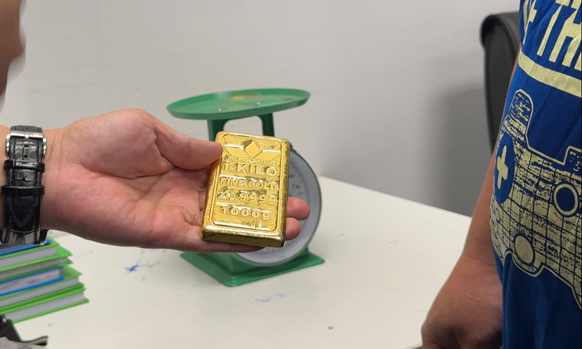 Nhiều vụ vận chuyển vàng trái phép qua đường hàng không đã bị bắt giữ Nhiều vụ vận chuyển vàng trái phép qua đường hàng không đã bị bắt giữ