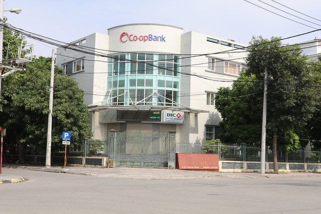 Trụ sở Ngân hàng Hợp tác xã Việt Nam chi nhánh tỉnh Ninh Bình Trụ sở Ngân hàng Hợp tác xã Việt Nam chi nhánh tỉnh Ninh Bình