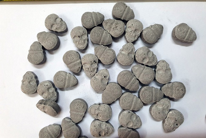 Hàng chục nghìn viên thuốc lắc hình đầu lâu bị thu giữ Hàng chục nghìn viên thuốc lắc hình đầu lâu bị thu giữ