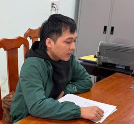 Đối tượng Đinh Văn Quân tại cơ quan điều tra Đối tượng Đinh Văn Quân tại cơ quan điều tra