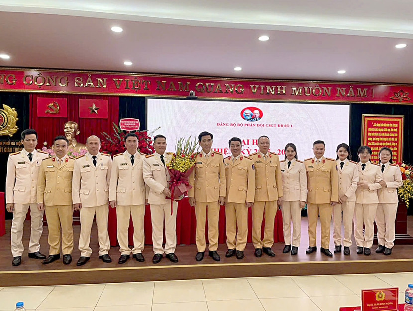 Đảng ủy - Ban Chỉ huy Phòng CSGT chúc mừng thành công của Đảng bộ bộ phận Đội CSGT đường bộ số 1 Đảng ủy - Ban Chỉ huy Phòng CSGT chúc mừng thành công của Đảng bộ bộ phận Đội CSGT đường bộ số 1