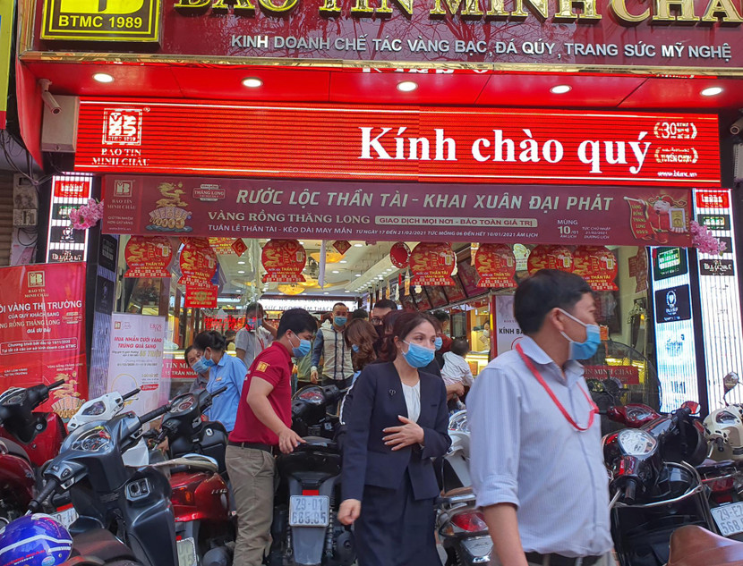 Tâm lý mua vàng cầu may bất chấp dịch Covid-19 diễn biến phức tạp