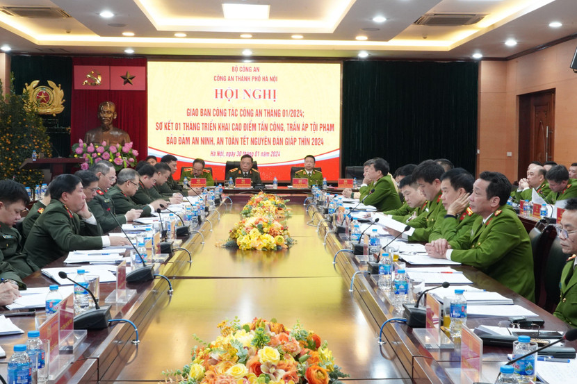 Trung tướng Nguyễn Hải Trung – Ủy viên Ban Thường vụ Thành ủy, Bí thư Đảng ủy, Giám đốc CATP Hà Nội chủ trì hội nghị