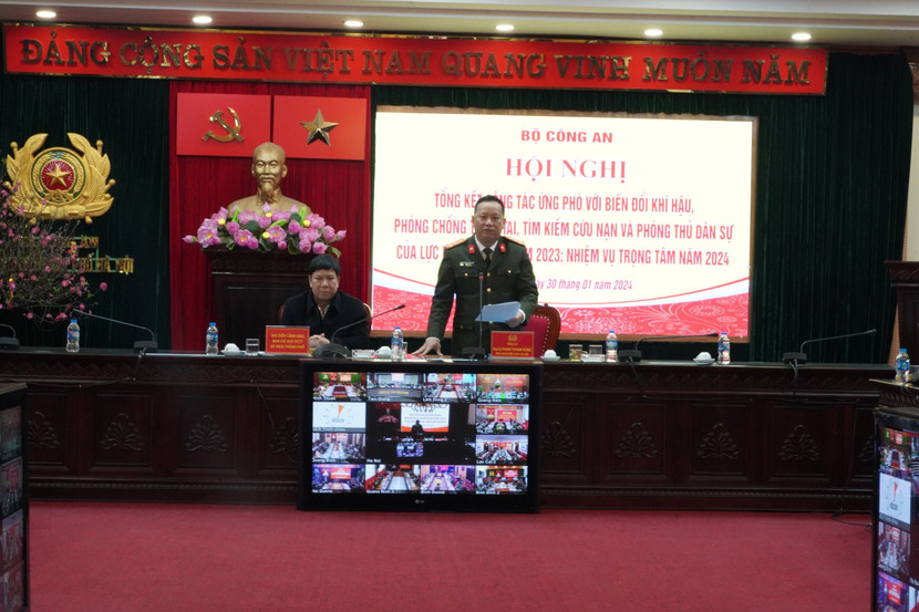 Đại tá Phạm Thanh Hùng - Phó Bí thư Đảng ủy, Phó Giám đốc CATP Hà Nội tham luận từ điểm cầu CATP