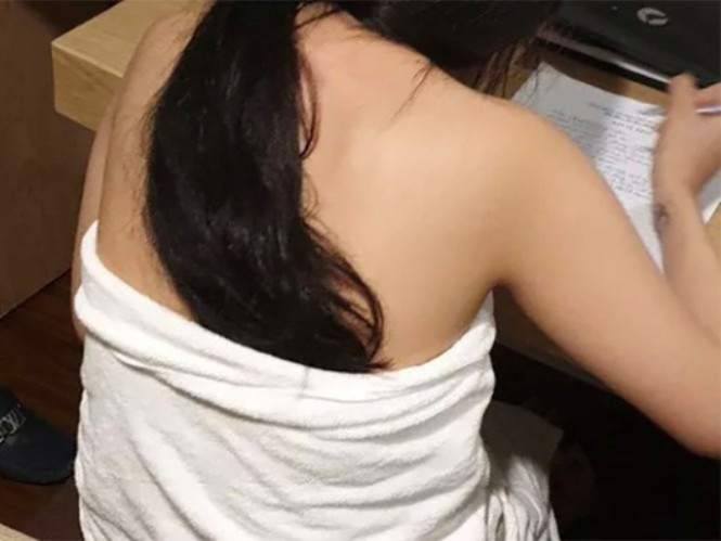 Làm việc với cơ quan công an, các đối tượng thừa nhận hành vi bán dâm Làm việc với cơ quan công an, các đối tượng thừa nhận hành vi bán dâm